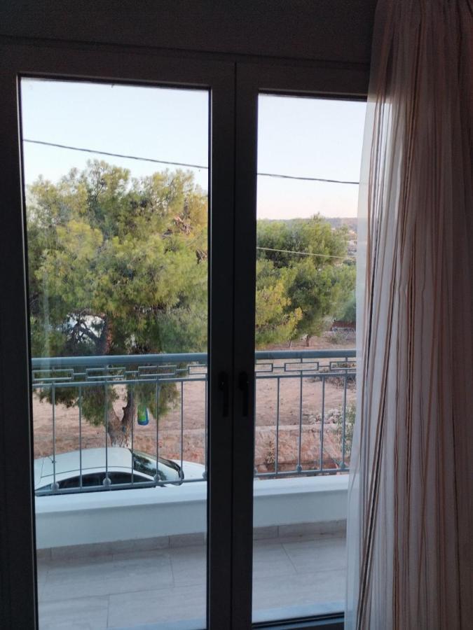 Coastal Garden Getaway Daire Vári Dış mekan fotoğraf